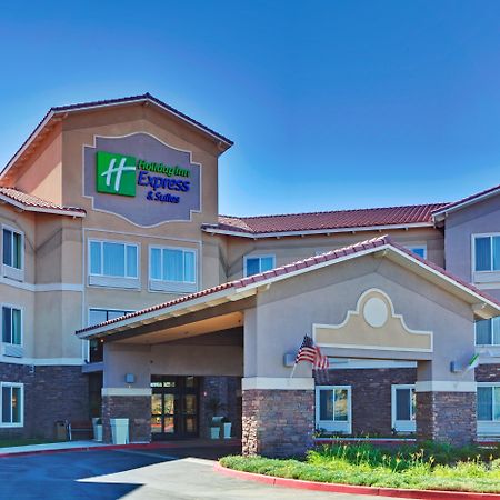 Holiday Inn Express & Suites Beaumont - Oak Valley By Ihg Exterior photo
