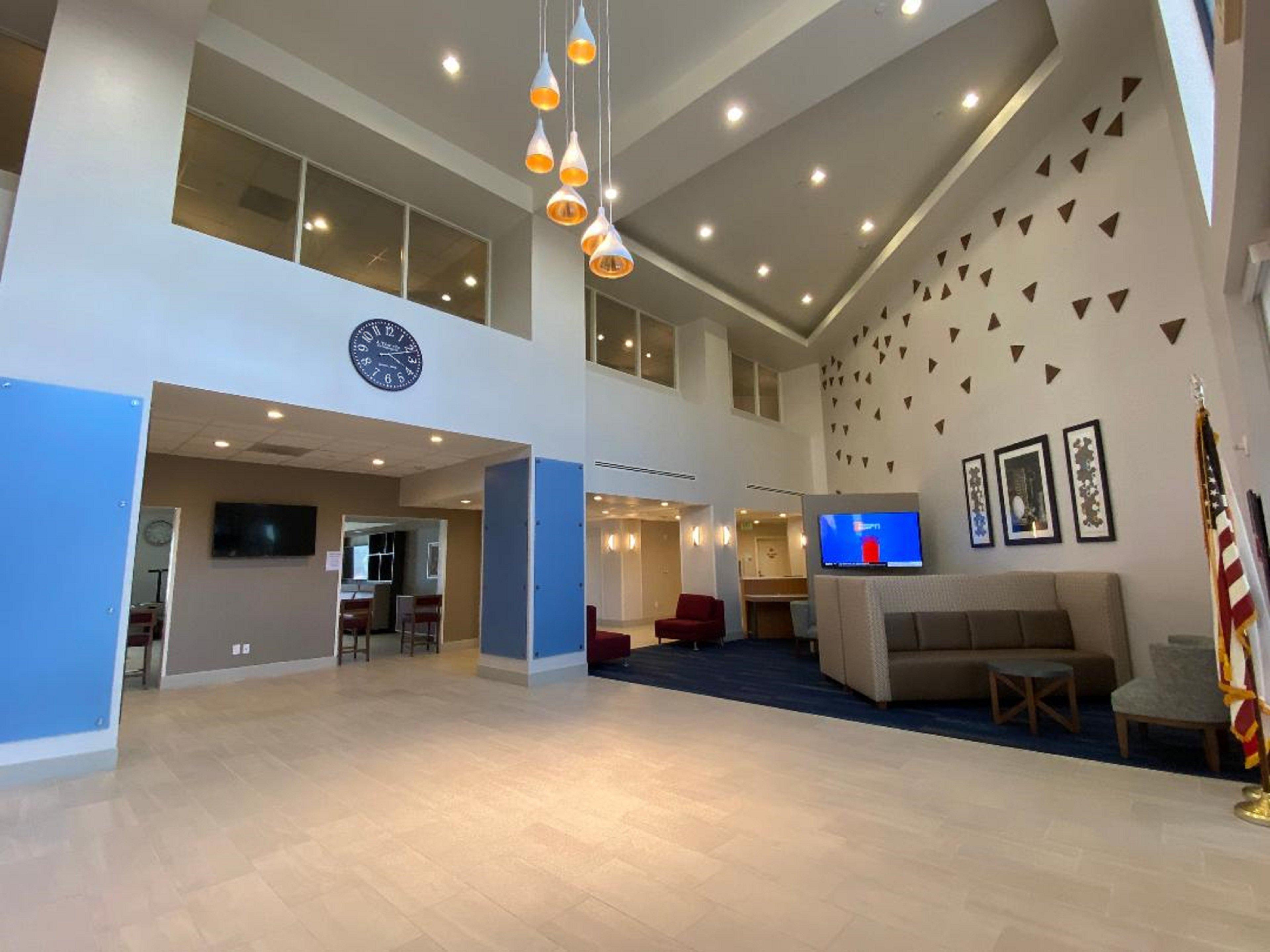 Holiday Inn Express & Suites Beaumont - Oak Valley By Ihg Exterior photo