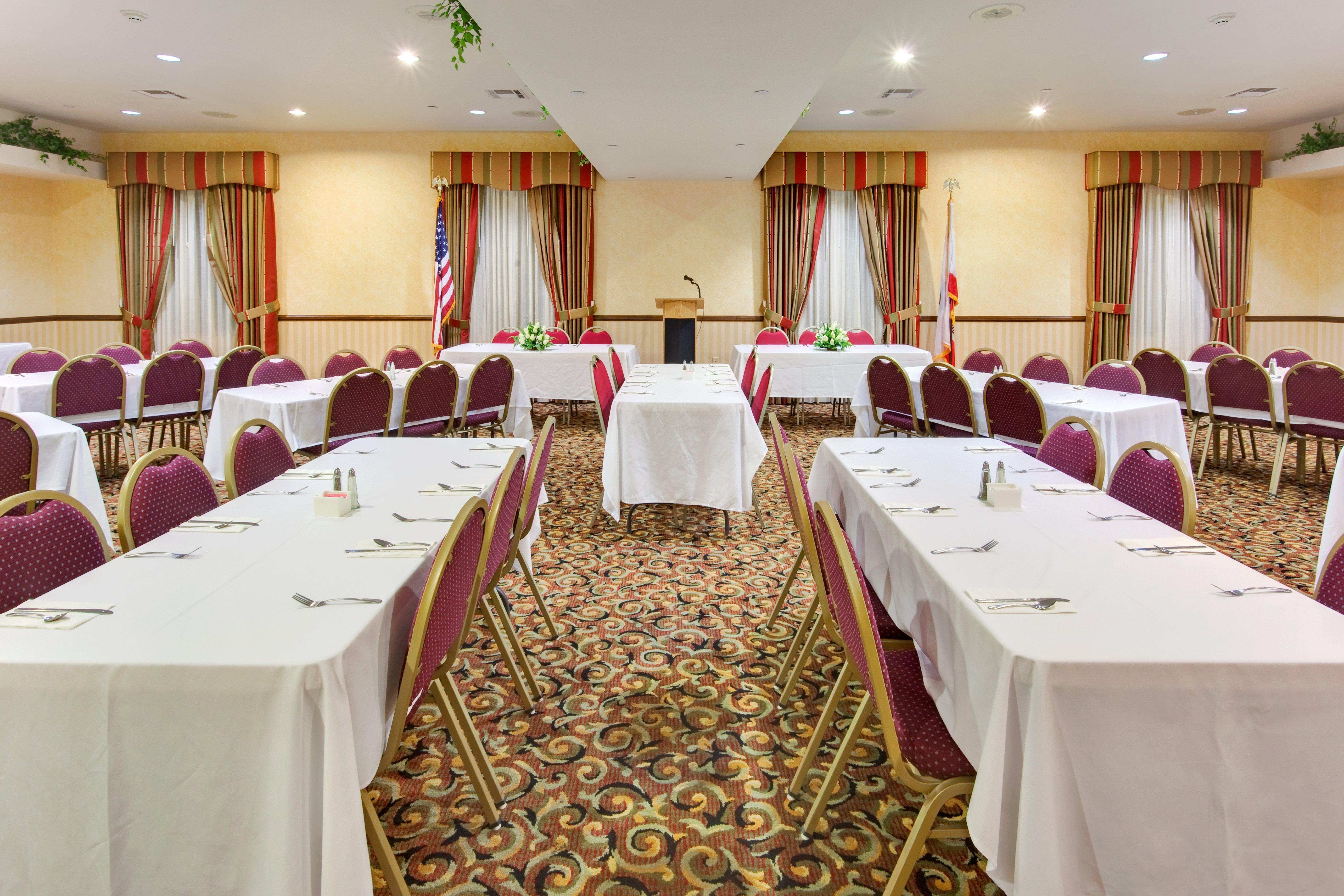 Holiday Inn Express & Suites Beaumont - Oak Valley By Ihg Exterior photo