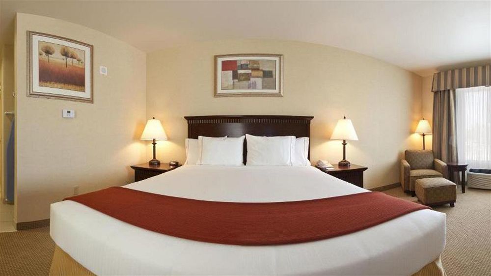 Holiday Inn Express & Suites Beaumont - Oak Valley By Ihg Exterior photo